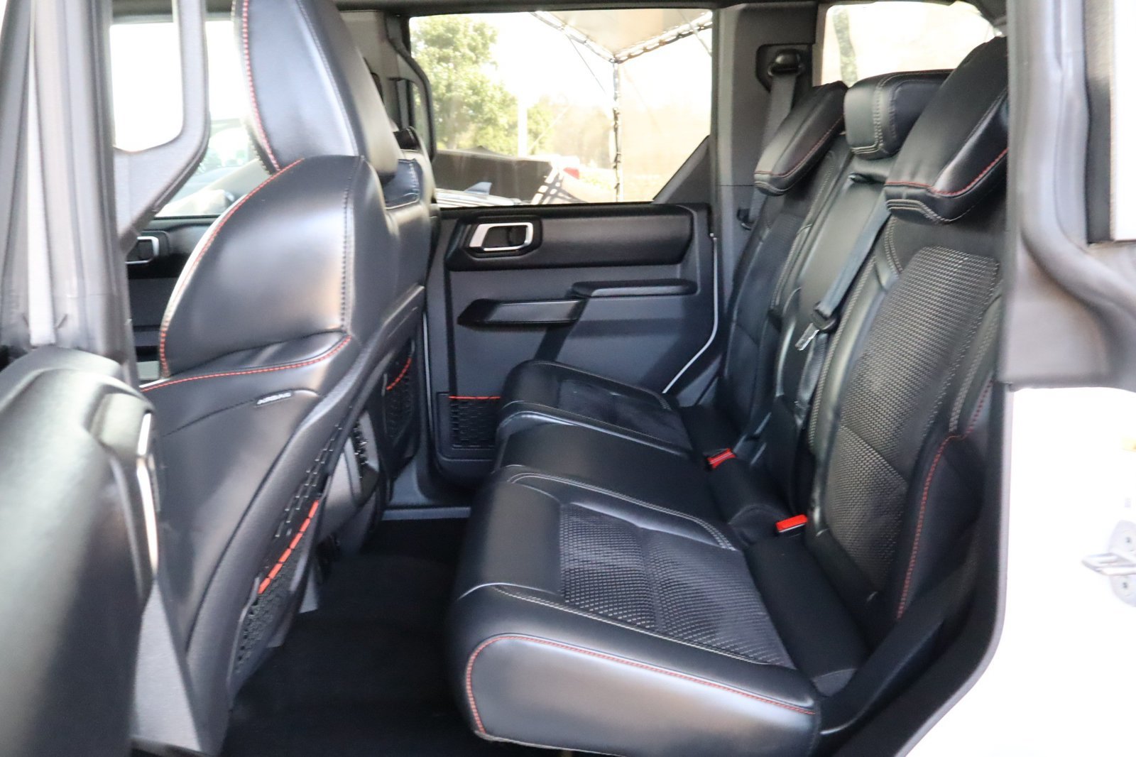 Used 2025 Ford Bronco Raptor AWD/4WD image 36