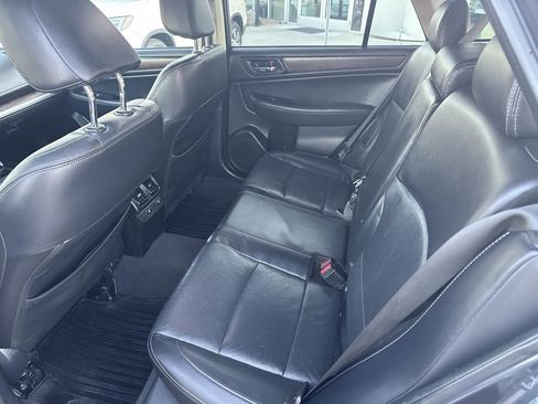 Used 2017 Subaru Outback 3.6R Limited image 17