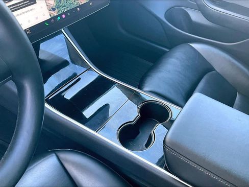 Used 2019 Tesla Model 3 Long Range image 17