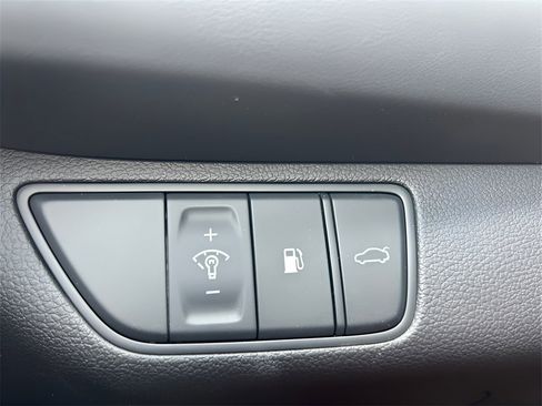 New 2025 Genesis G70 2.5T image 19