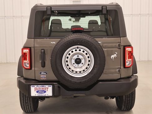 New 2026 Ford Bronco 4-Door image 8