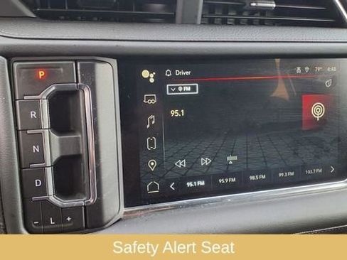 Used 2024 GMC Yukon XL Denali image 24