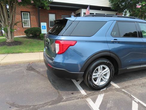 Used 2020 Ford Explorer XLT RWD image 7