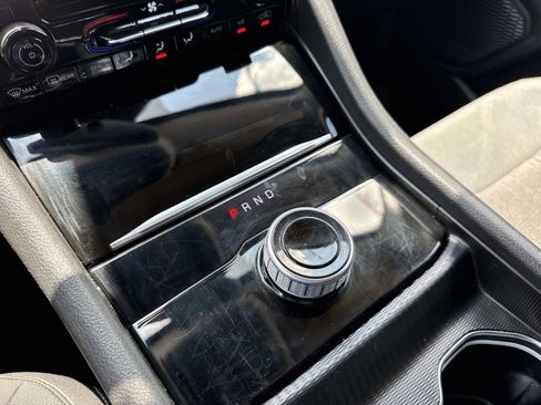 Used 2024 Jeep Grand Cherokee Laredo RWD image 26