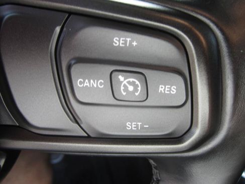 Used 2020 Jeep Wrangler Sport AWD/4WD image 23