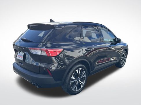 Used 2021 Ford Escape SE w/ SE Sport Appearance Package image 8