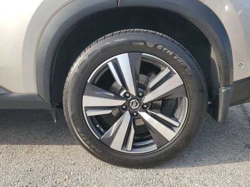 Certified 2021 Nissan Rogue Platinum image 30