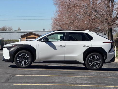 Used 2023 Toyota bZ4X XLE 4dr Crossover w/ Weather Package image 3