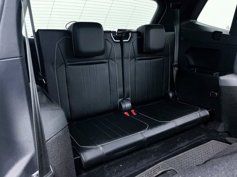 Used 2022 Volkswagen Tiguan SE R-Line image 38