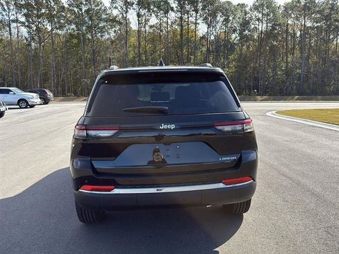 New 2025 Jeep Grand Cherokee Laredo w/ Luxury Tech Group I image 7
