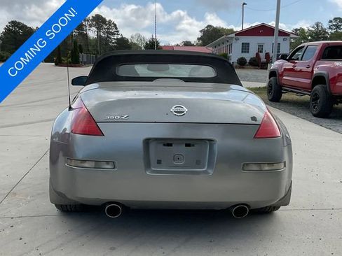 Used 2004 Nissan 350Z Enthusiast w/ Side Airbags Pkg image 2