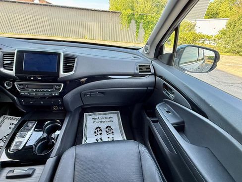 Used 2016 Honda Pilot Elite image 19