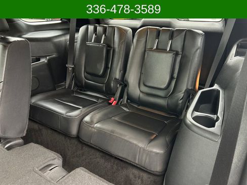 Used 2017 Ford Explorer XLT w/ Equipment Group 202A AWD/4WD image 29