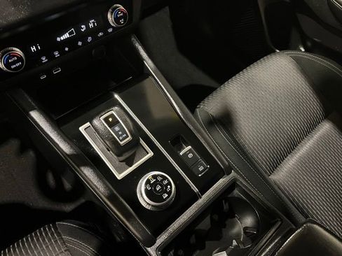 Used 2022 Mitsubishi Outlander ES image 33