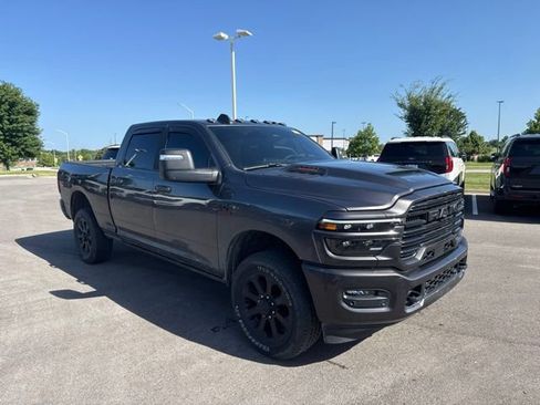 Used 2025 RAM 2500 Laramie AWD/4WD image 1