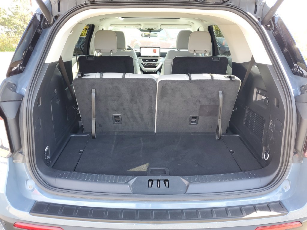 Certified 2025 Ford Explorer Active w/ Active Comfort Package AWD/4WD image 8