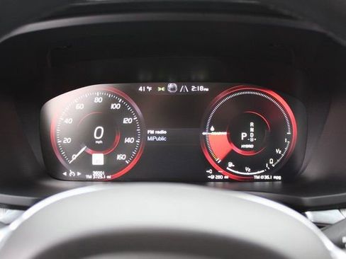 Certified 2022 Volvo S60 T8 R-Design image 30