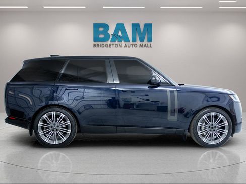Used 2023 Land Rover Range Rover SE AWD/4WD image 8