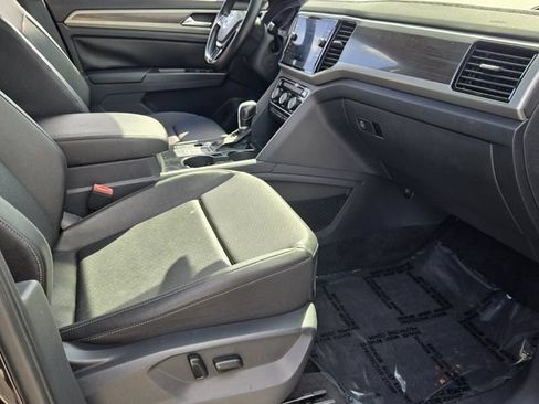 Used 2018 Volkswagen Atlas SEL FWD image 16