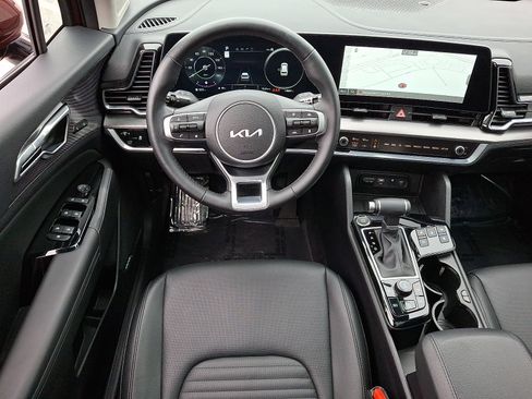 Used 2025 Kia Sportage SX image 11