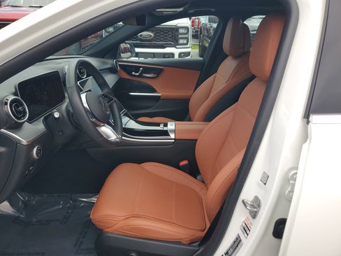 Used 2025 Mercedes-Benz C 300 Sedan image 11
