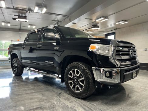 Used 2016 Toyota Tundra SR5 image 2
