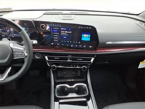 New 2026 Chevrolet Traverse Z71 w/ Enhanced Driving Package image 13