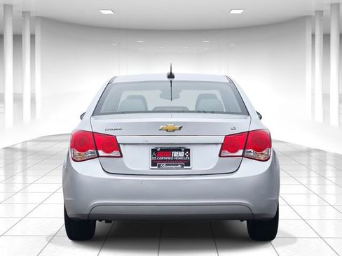 Used 2016 Chevrolet Cruze LT image 4
