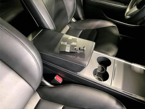 Used 2021 Tesla Model 3 Long Range image 16