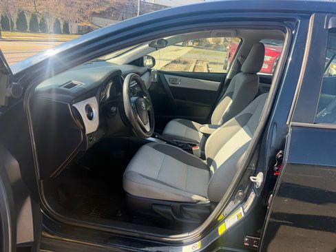 Used 2019 Toyota Corolla LE image 24