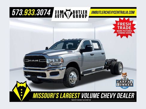 Used 2024 RAM 3500 Tradesman w/ Chrome Appearance Group AWD/4WD image 1