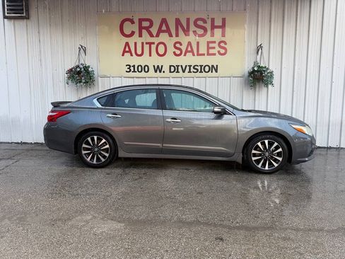 Used 2016 Nissan Altima 2.5 SV w/ Convenience Package FWD image 5