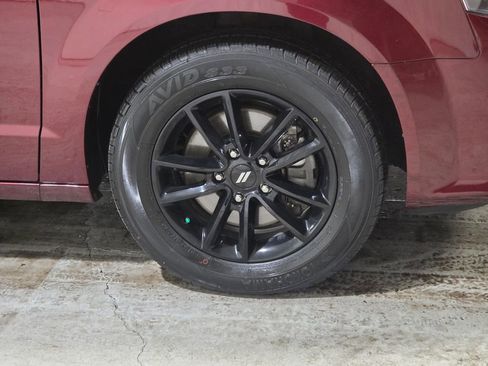 Used 2020 Dodge Grand Caravan SE image 11