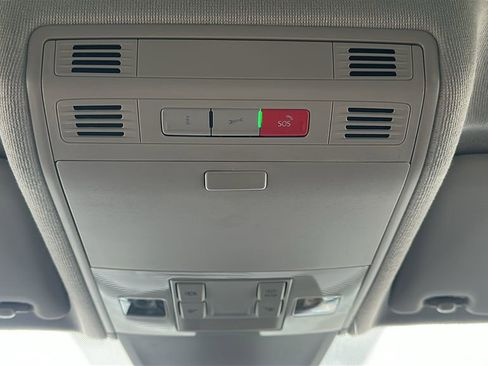 Used 2023 Volkswagen Tiguan S image 30