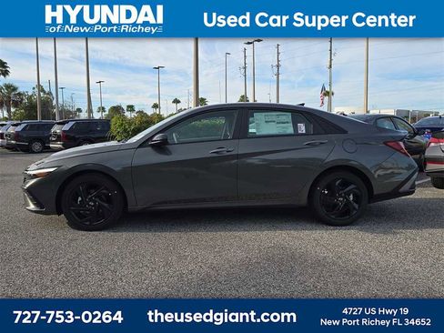 New 2026 Hyundai Elantra Sport image 3