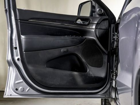 Used 2020 Jeep Grand Cherokee High Altitude image 32