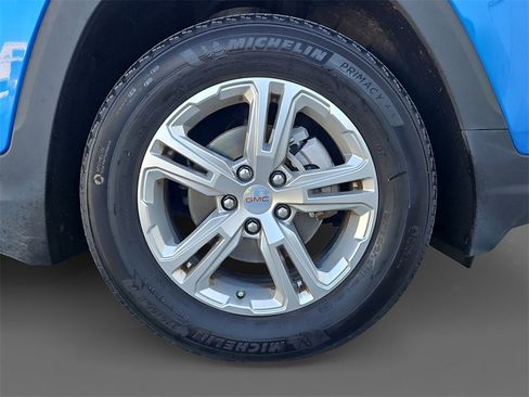 Used 2024 GMC Terrain SLE w/ Driver Convenience Package image 16