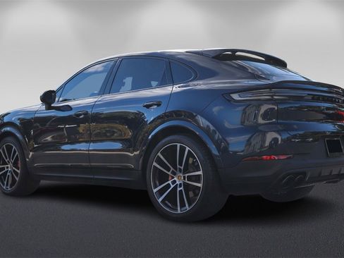 Used 2024 Porsche Cayenne S image 5