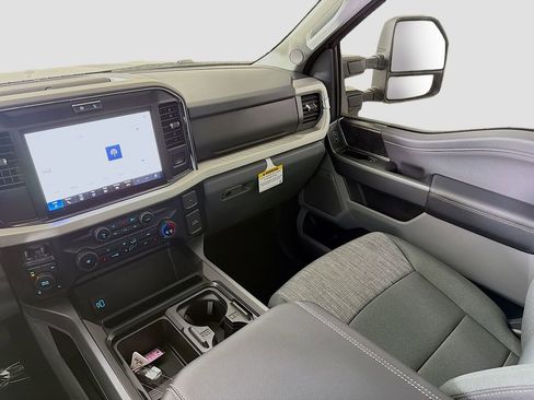 New 2026 Ford F250 XLT w/ XLT Premium Package image 25