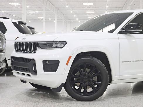 Used 2021 Jeep Grand Cherokee L Overland w/ Luxury Tech Group IV image 2