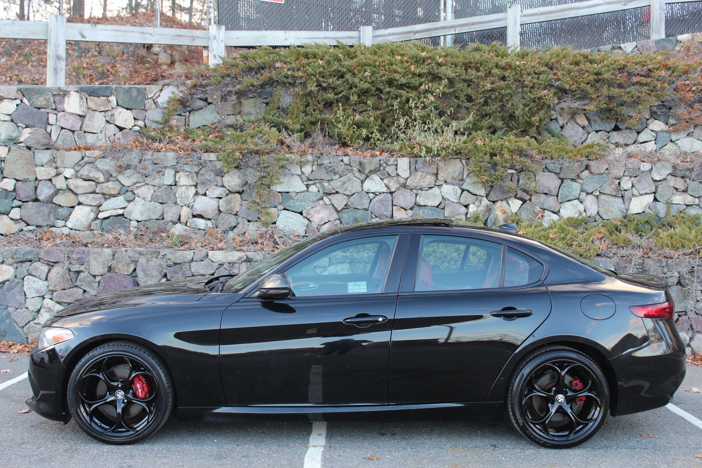 Used 2019 Alfa Romeo Giulia Ti Sport w/ Quick Order Package 22S Sport AWD/4WD image 6