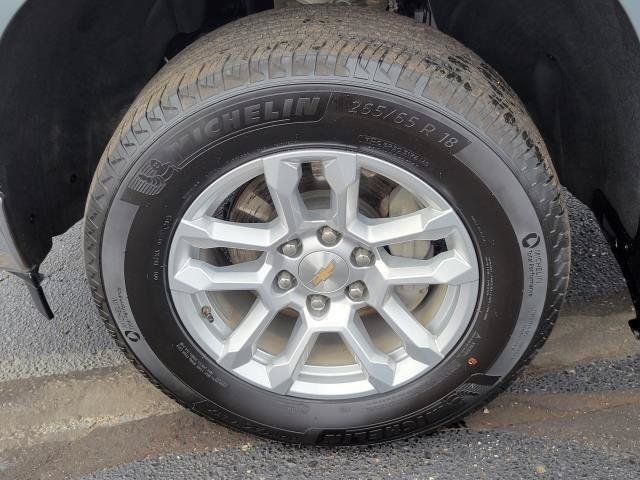 Used 2024 Chevrolet Silverado 1500 LT AWD/4WD image 5