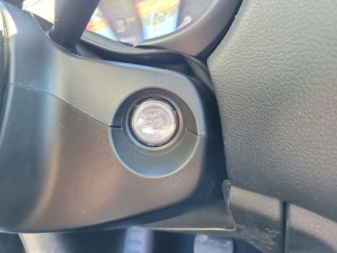 Used 2023 Jeep Renegade Latitude image 24