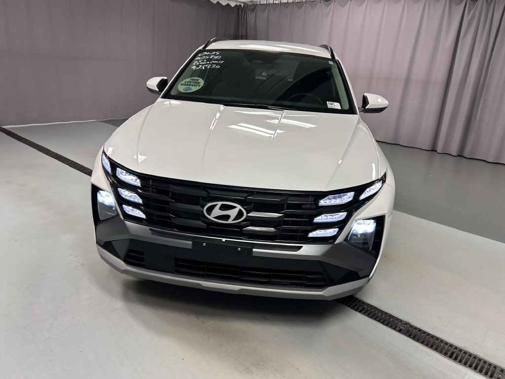 Used 2025 Hyundai Tucson SEL FWD image 2