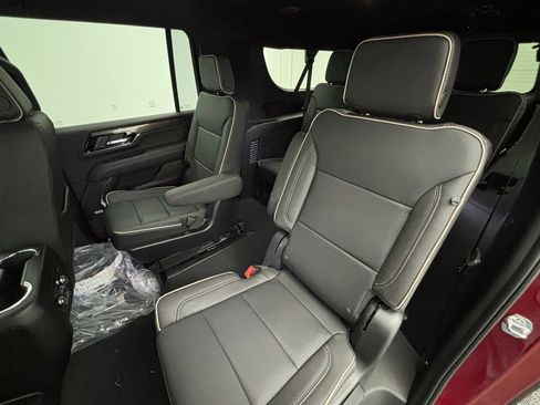 New 2025 GMC Yukon XL Elevation w/ LPO, Yukon Black Package image 46