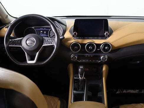 Used 2023 Nissan Sentra SV w/ SV Premium Package image 31