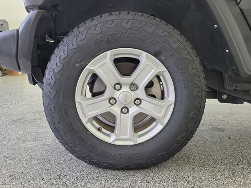 Used 2023 Jeep Wrangler Unlimited Sport AWD/4WD image 6