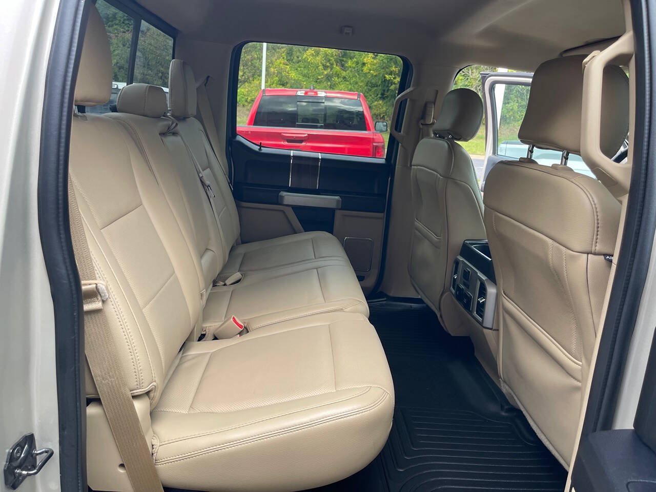 Used 2017 Ford F150 Lariat w/ Equipment Group 502A Luxury AWD/4WD image 28