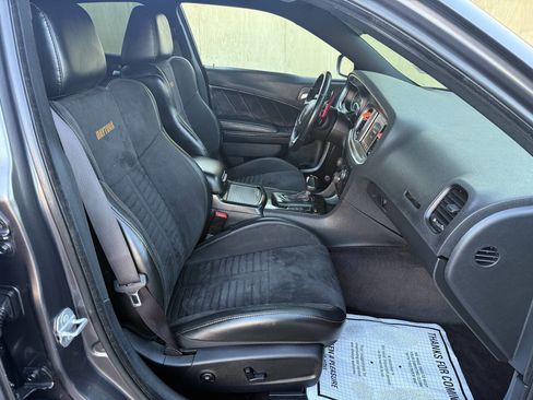 Used 2017 Dodge Charger R/T image 14