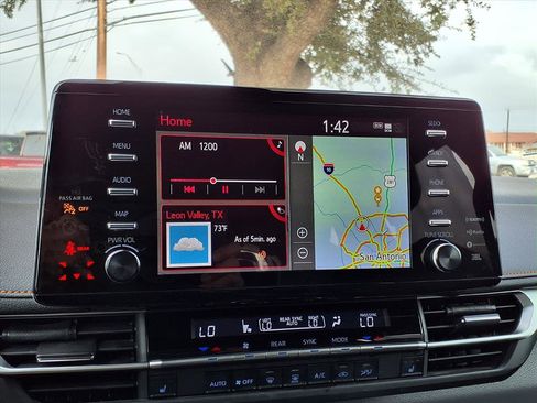 Used 2021 Toyota Sienna XSE image 19